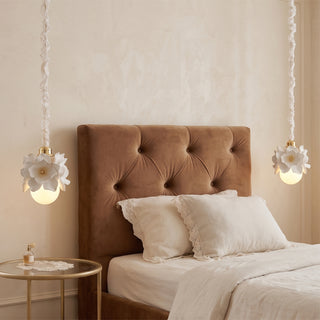 Fleurde Sculpted Floral Pendant Lamp