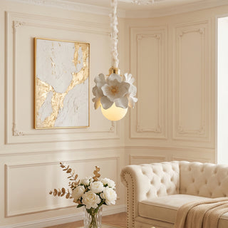 Fleurde Sculpted Floral Pendant Lamp