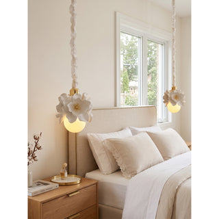 Fleurde Sculpted Floral Pendant Lamp
