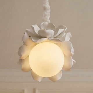 Fleurde Sculpted Floral Pendant Lamp