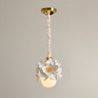 Fleurde Sculpted Floral Pendant Lamp
