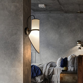 Cargo Horn Wall Lamp