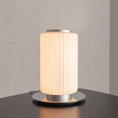 White & Silver (Warm light)