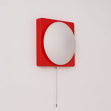 Rotes Quadrat: D 7,9″ x B 2,8″ x H 7,9″
