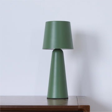 D 3.9″ x H 9.8″ / D 10 cm x H 25 cm